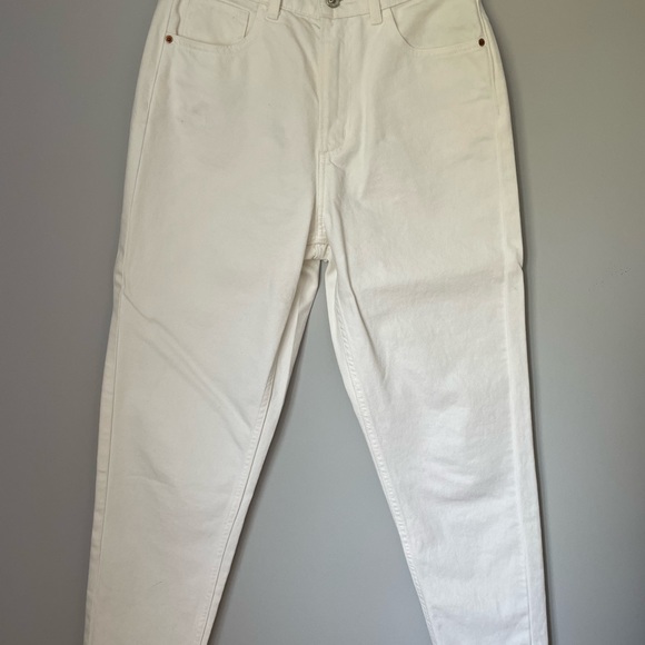 The perfect pair of white jeans for this summer! White, Zara, High waisted, mom - Picture 2 of 5